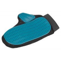 Рукавичка Trixie для вичісування шерсті гумова/тканинна 18х24 см - 1 шт